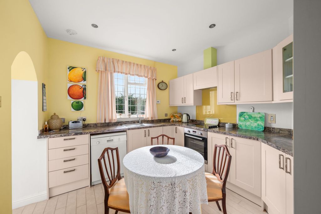 Property photo 3 of 20