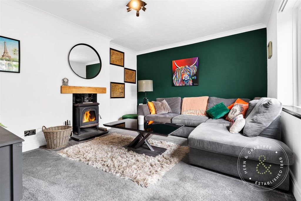 Property photo 2 of 29 Ton Yr Ywen Ave, Heath (1).Jpg