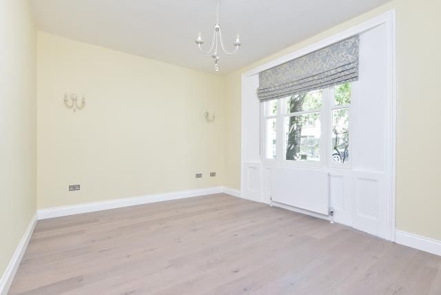 Property photo 2 of 9 Living Space