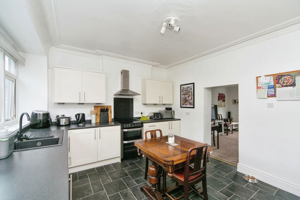 Property photo 2 of 18 Photography