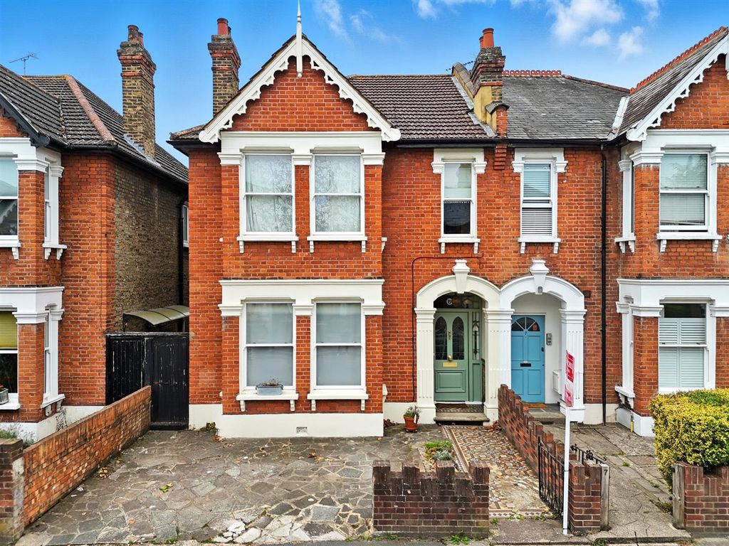 Property photo 1 of 32