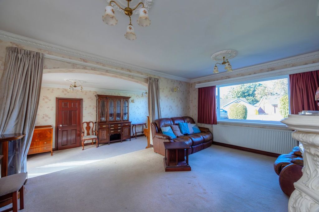 Property photo 2 of 22
