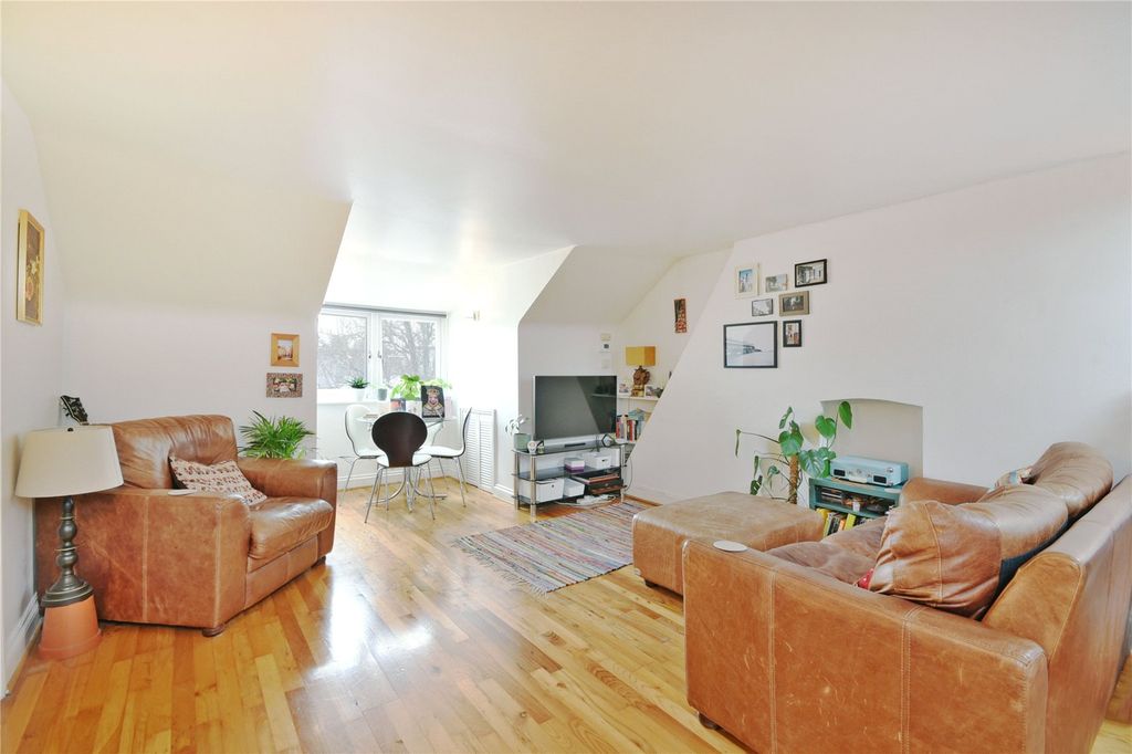 Property photo 2 of 12 Picture No. 34