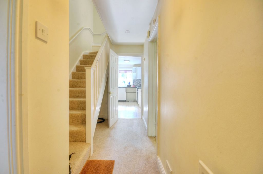 Property photo 2 of 16 Photo