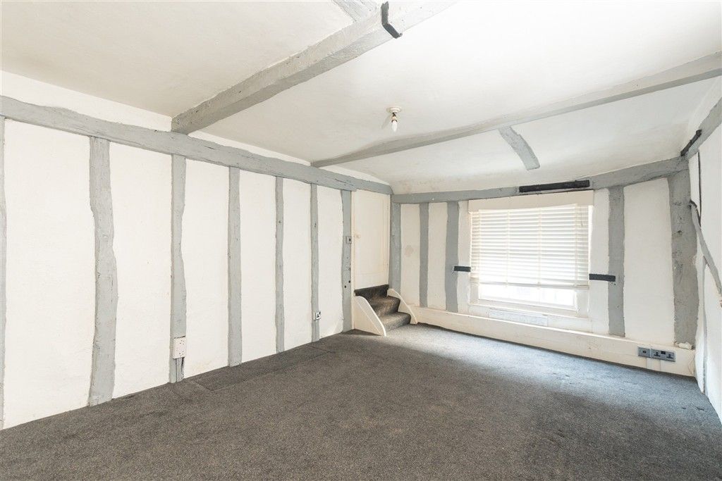 Property photo 2 of 8 Lounge