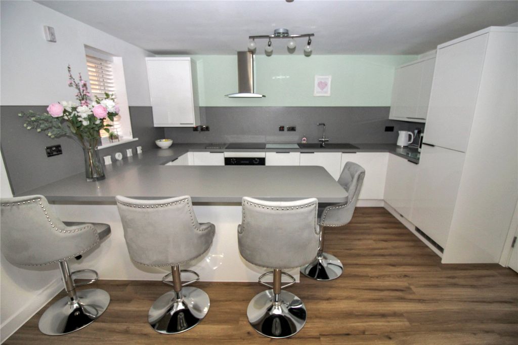 Property photo 3 of 10 Picture No. 05