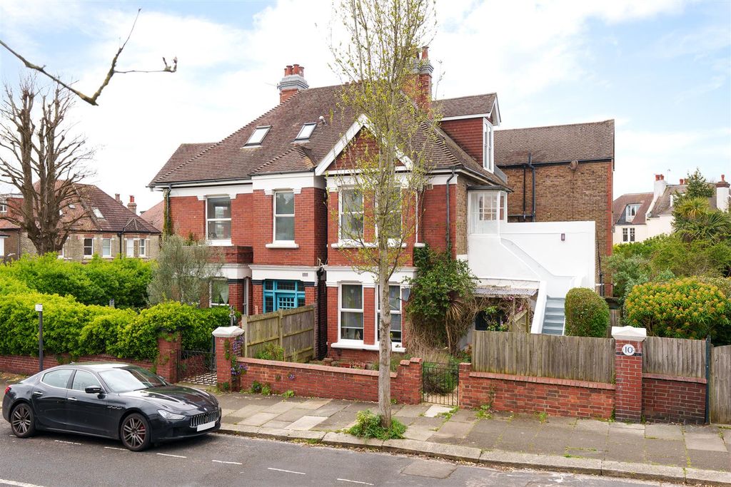 Property photo 1 of 15 10A Wilbury Crescent-1.Jpg