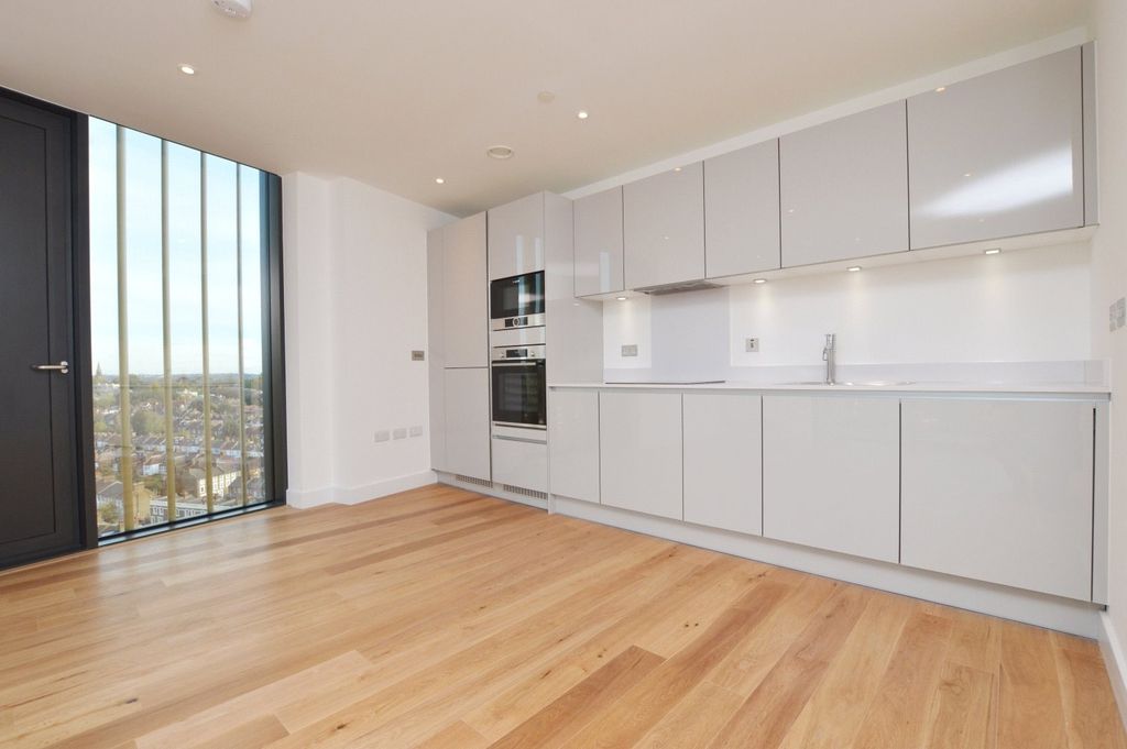 Property photo 2 of 10 Kitchen