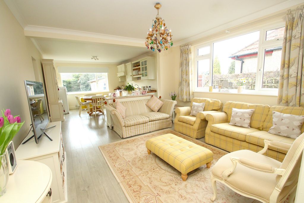 Property photo 3 of 15 Photo 8