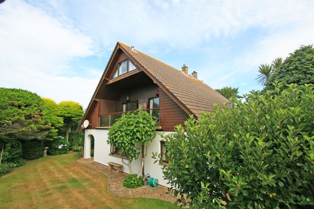 Property photo 1 of 25