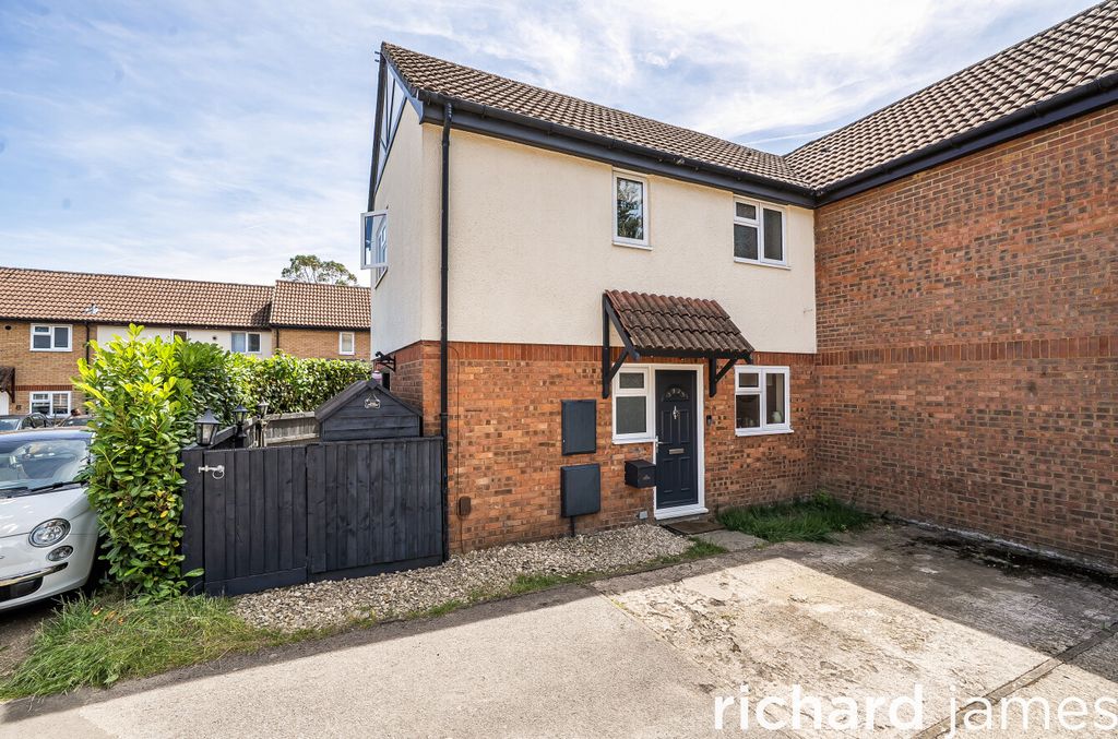 Property photo 1 of 13 B489A3Da3F8c4E3Ebc50908c1Bc5c8c8