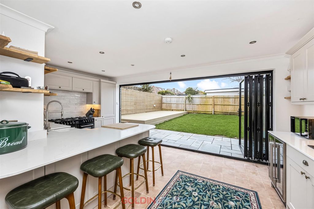 Property photo 3 of 16 Kitchen/Breakfast Room