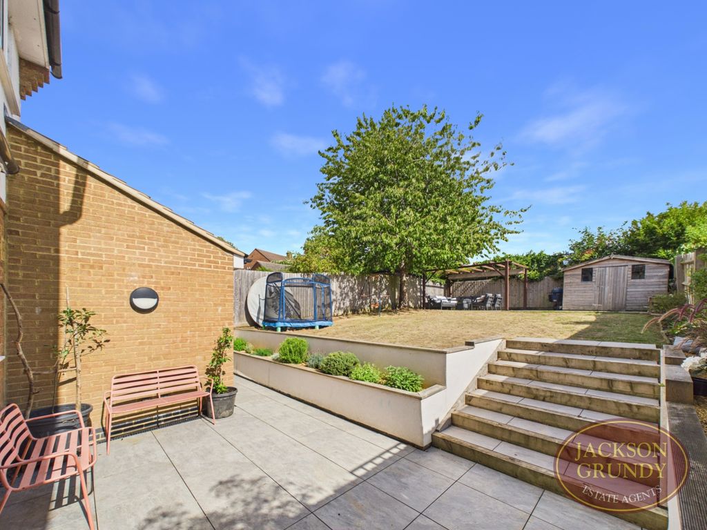 Property photo 2 of 28 Water Lane