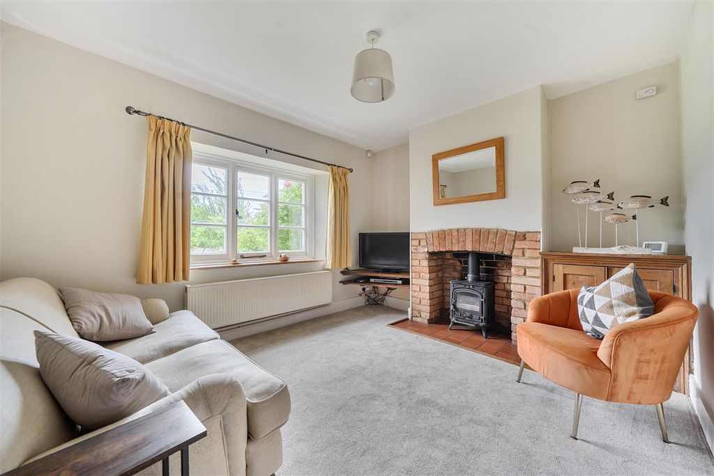 Property photo 3 of 18 Sitting Room