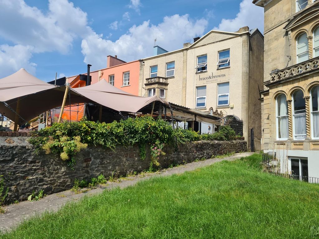 Property photo 1 of 4