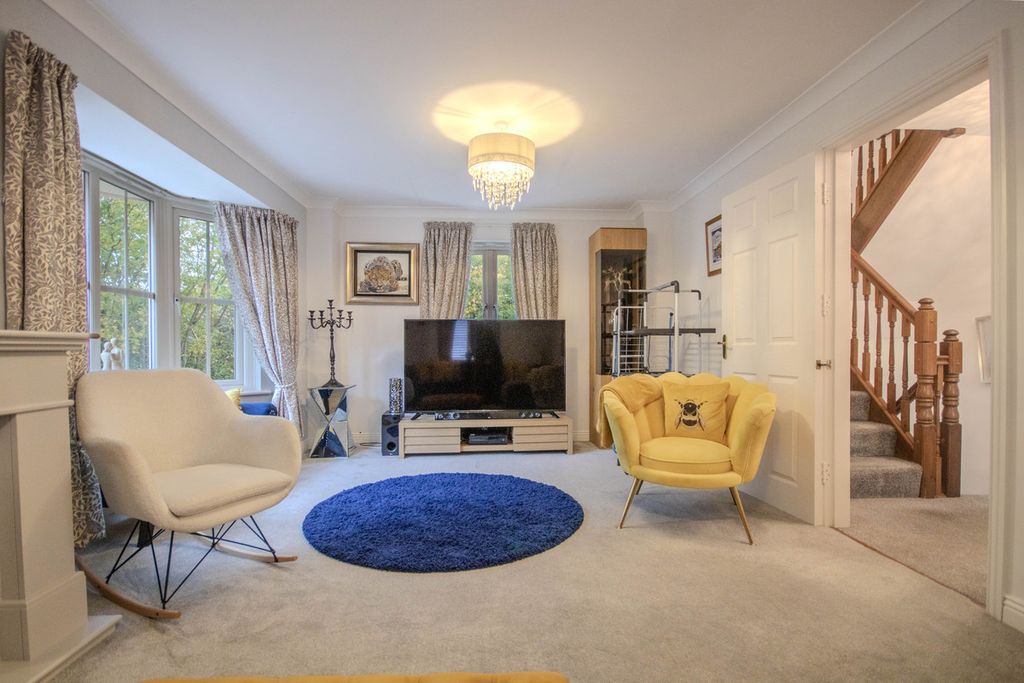 Property photo 3 of 37