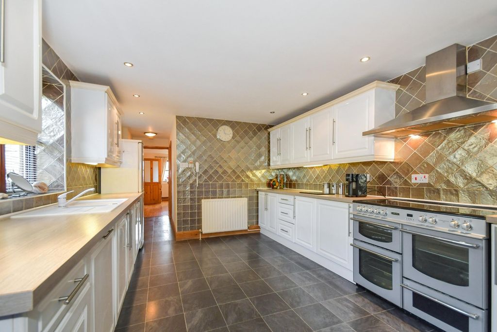 Property photo 2 of 21 Pbox-Img.Jpg