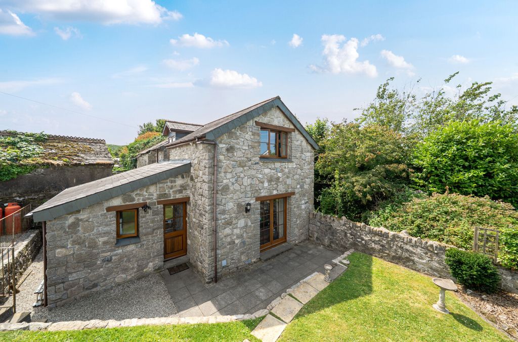 Property photo 1 of 15 1488201-1-6A563c4...