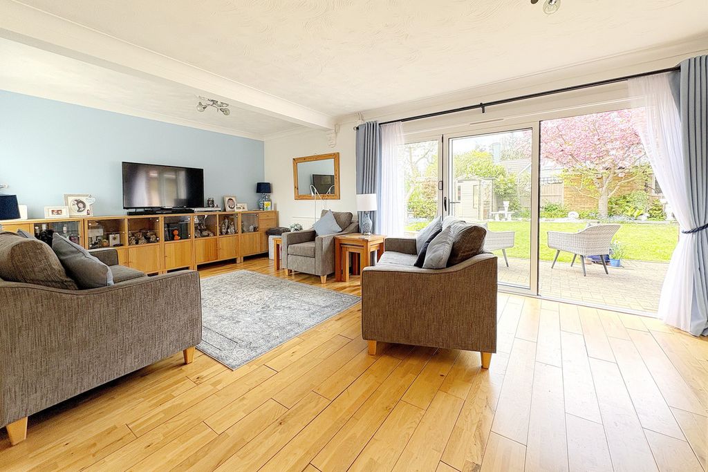 Property photo 3 of 23