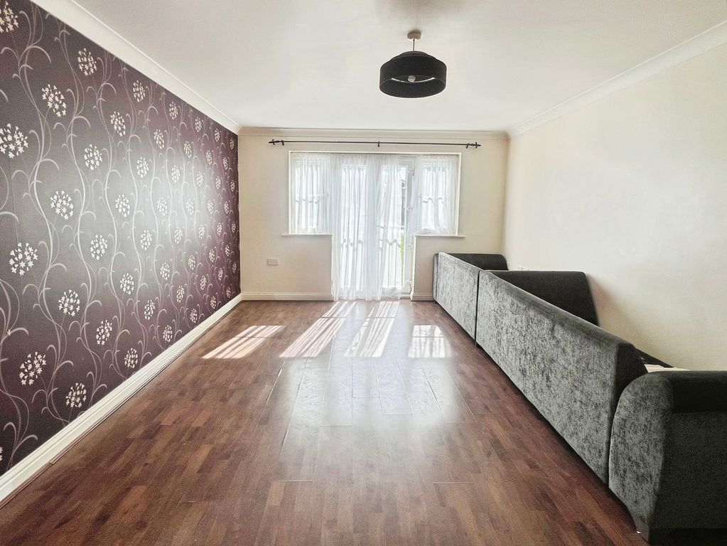 Property photo 2 of 8 Pbox-Img.Jpg