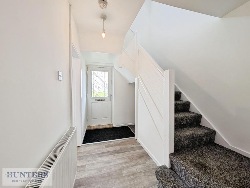 Property photo 2 of 14 Entrance Hallway