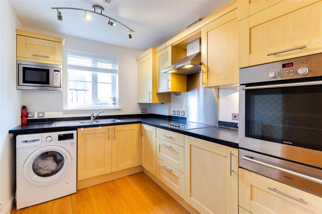 Property photo 2 of 21 23. Kitchen.Jpg