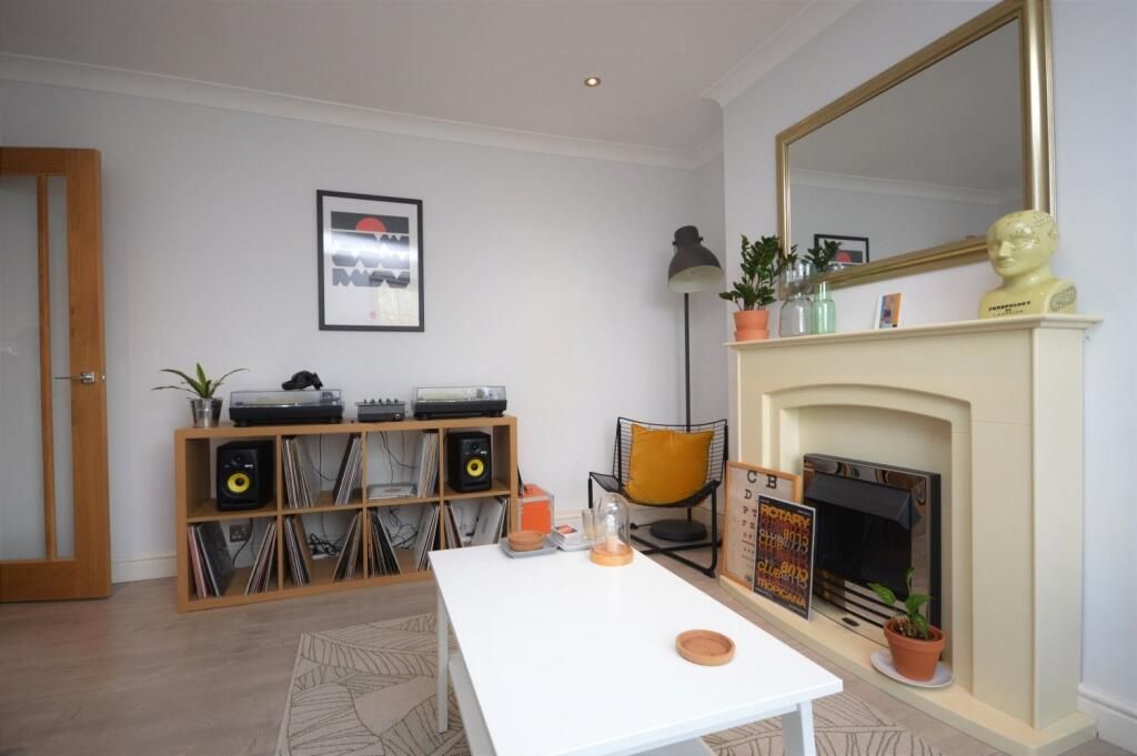 Property photo 3 of 12