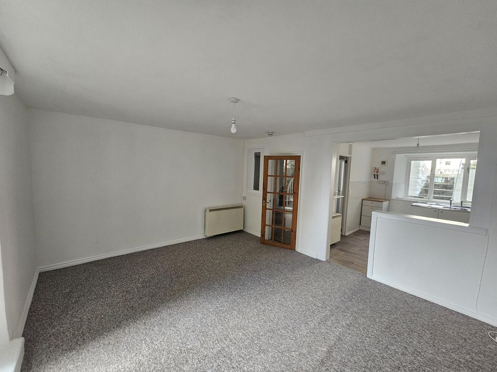 Property photo 2 of 9 Living Room