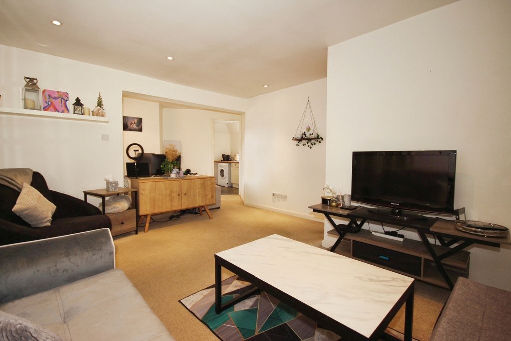 Property photo 2 of 17 Open Plan Living