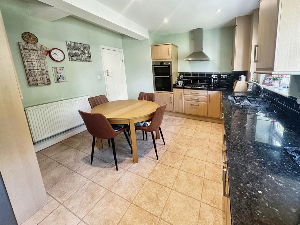 Property photo 3 of 14 Kitchen/Diner
