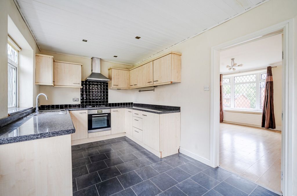 Property photo 3 of 22 1515263-9-6A97E18...