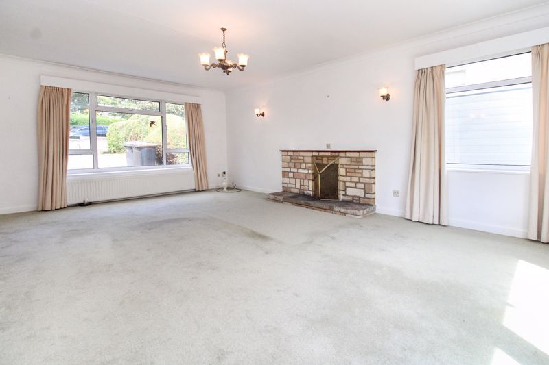 Property photo 2 of 18 Lounge