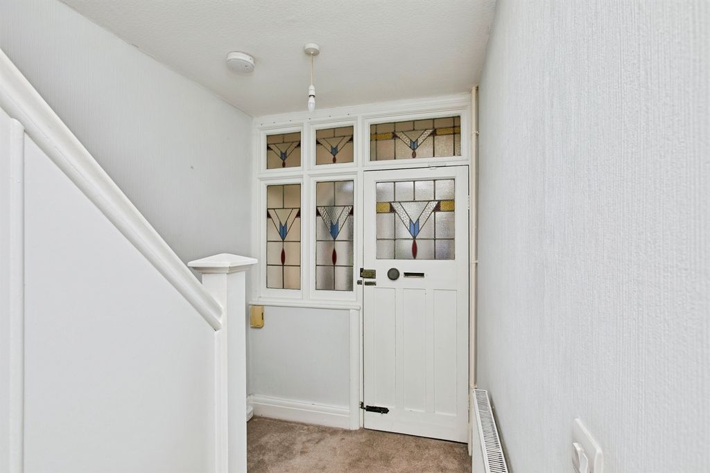 Property photo 2 of 25