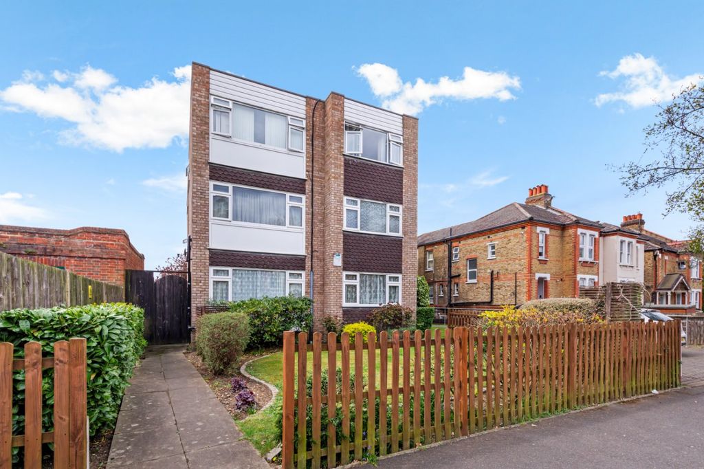 Property photo 2 of 9 Picture No. 10