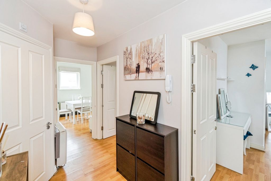 Property photo 3 of 13 Pbox-Img.Jpg