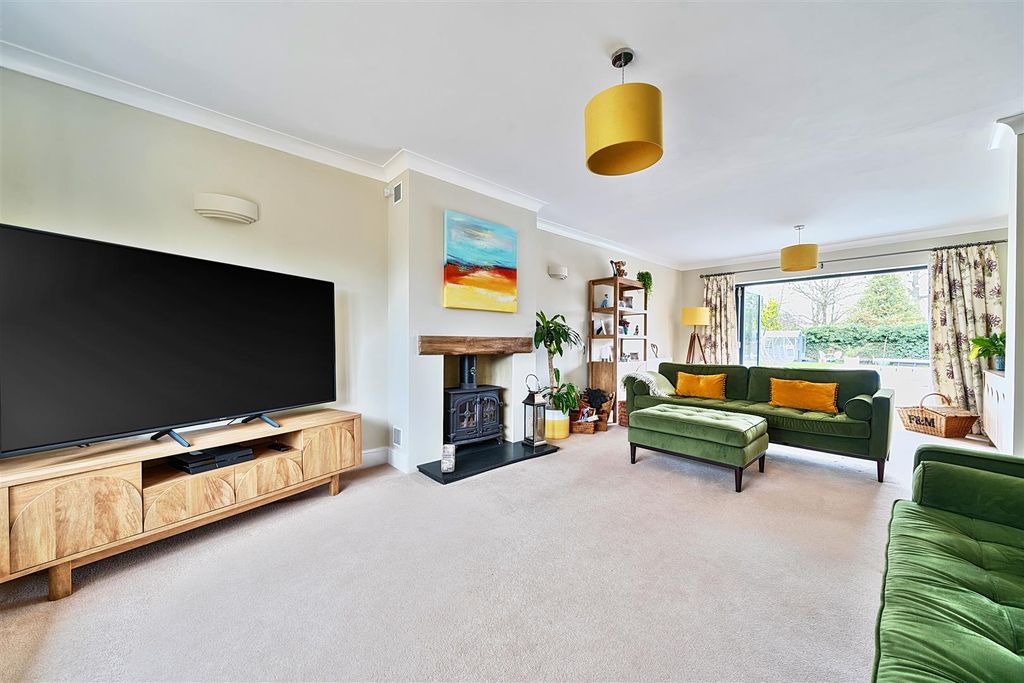 Property photo 3 of 33 1417237-3-6996495ce62A4.Jpg