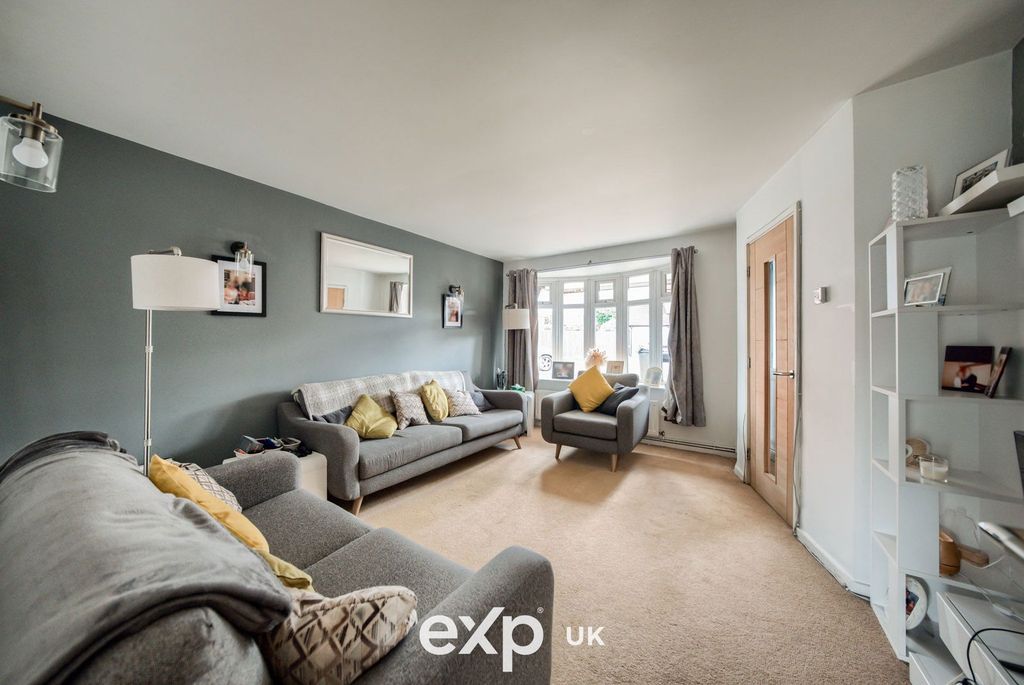 Property photo 3 of 18