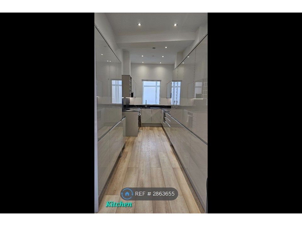 Property photo 3 of 35