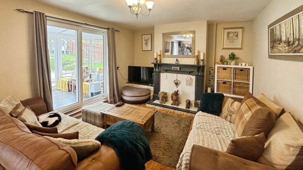 Property photo 2 of 20 Lounge/Diner