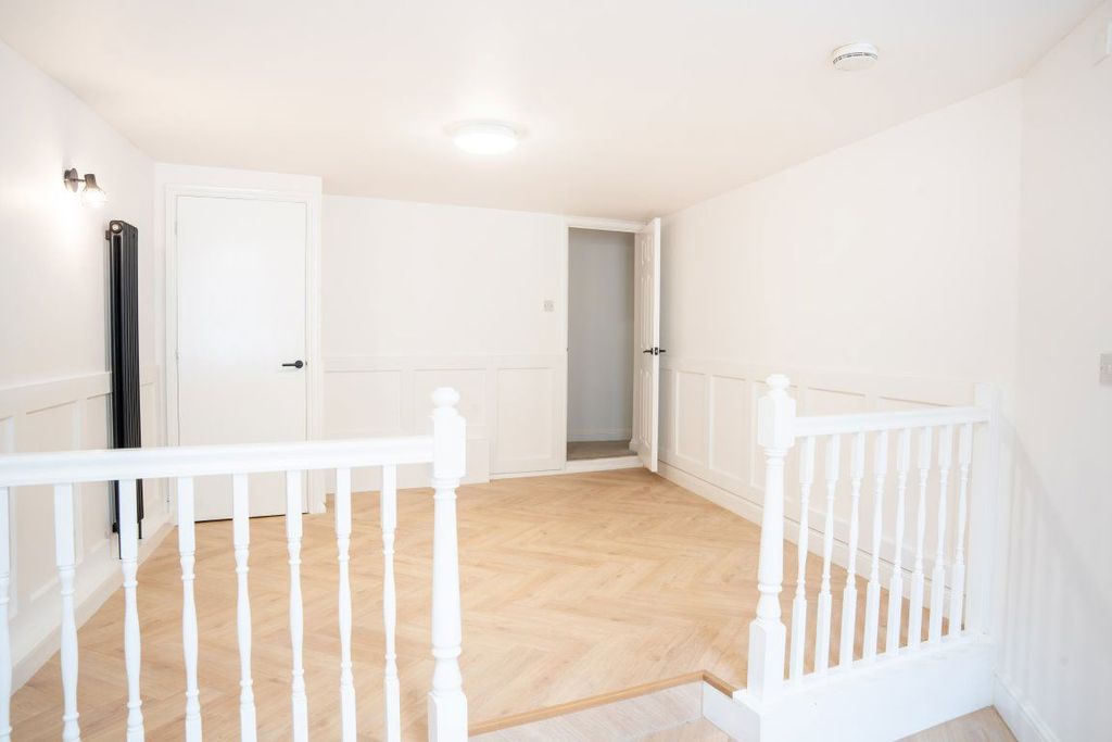 Property photo 2 of 26