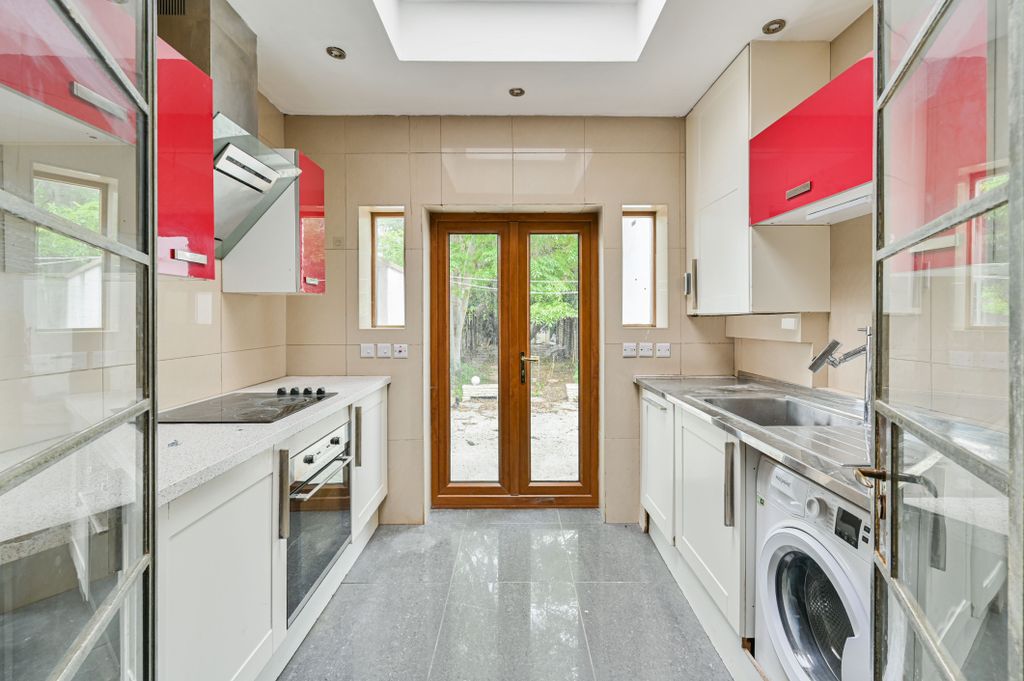 Property photo 3 of 7