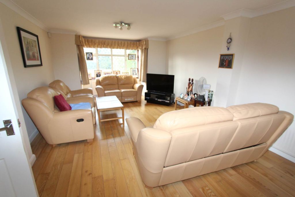 Property photo 3 of 21