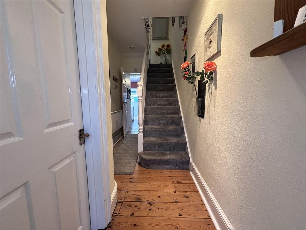 Property photo 2 of 18 Rushams Entrance Hall.Jpg