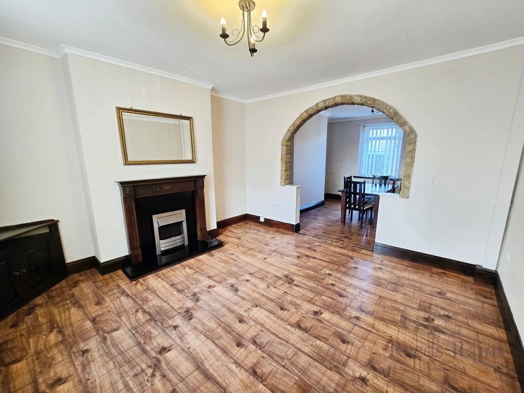 Property photo 2 of 14 Picture No. 02