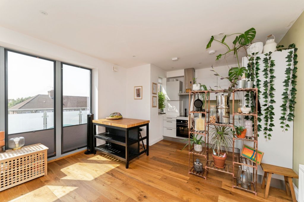 Property photo 3 of 12 Living Kitchen
