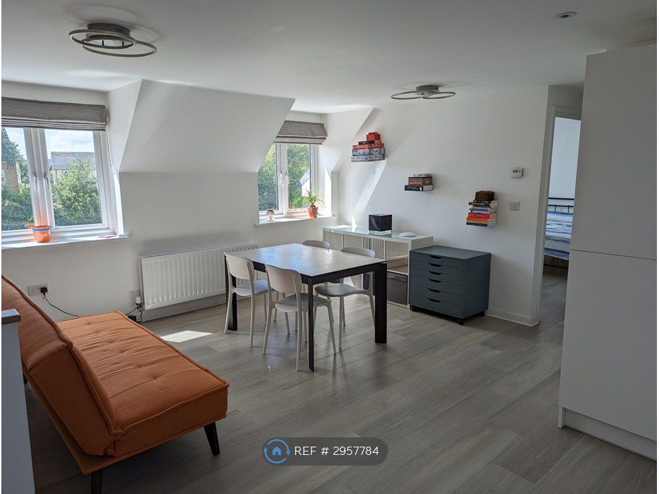 Property photo 1 of 11 Living Room