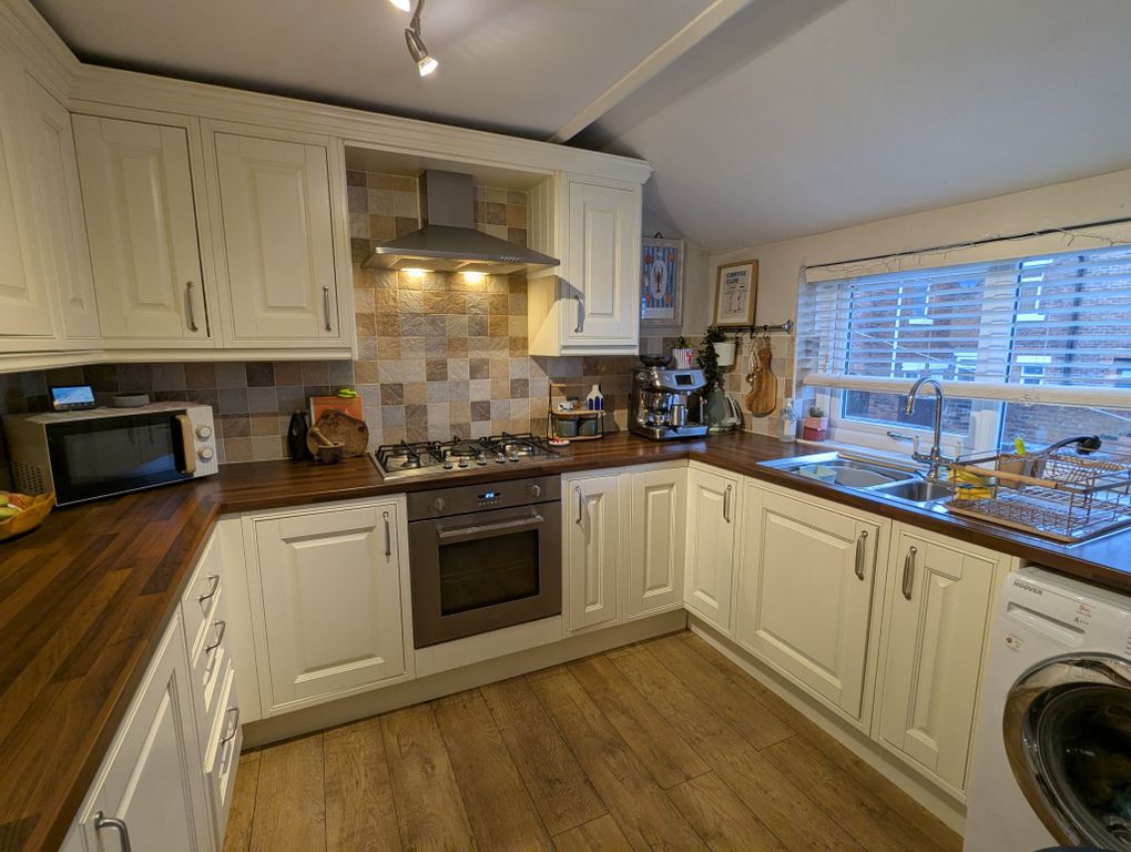 Property photo 3 of 13 Photograph 3