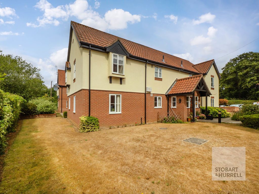 Property photo 1 of 15 Flat Frontage