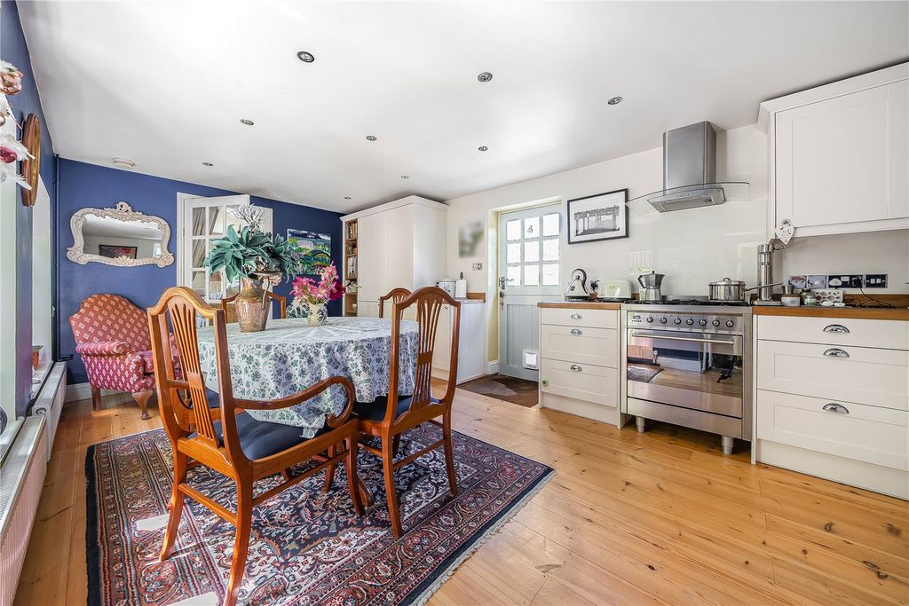 Property photo 2 of 16 Kitchen/ Breakfast