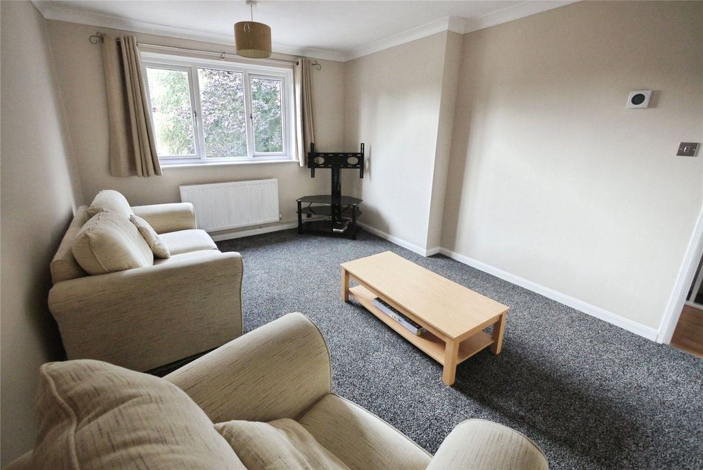 Property photo 2 of 10 Lounge